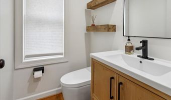 42855 CHATELAIN Cir, Ashburn, VA 20148