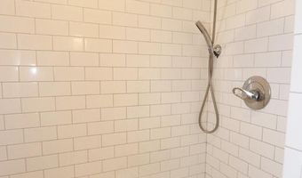 15 McKinley St, Bangor, ME 04401