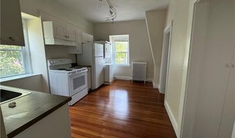 26 Ayrault St 3, Newport, RI 02840