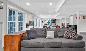 5 WEYMOUTH Ln, Coventry, RI 02816