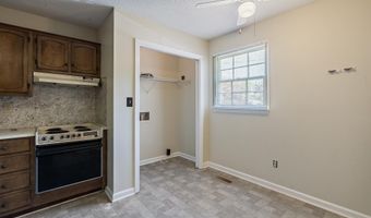 1129 KING ARTHUR Ct, Alabaster, AL 35007