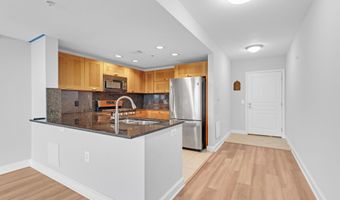 2451 MIDTOWN Ave 714, Alexandria, VA 22303