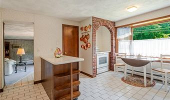 9 Apache Ln, Cumberland, RI 02864