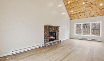 45 Tamarack Ter, Albrightsville, PA 18210