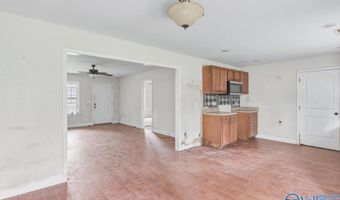 240 Riddle Rd, Albertville, AL 35950