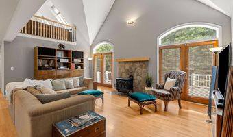 3 Owen Ln, Amherst, NH 03031