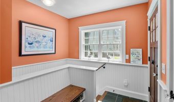 51 Ayrault St, Newport, RI 02840