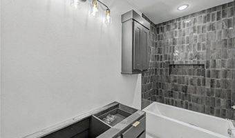 4 Constance Cir, Bella Vista, AR 72714