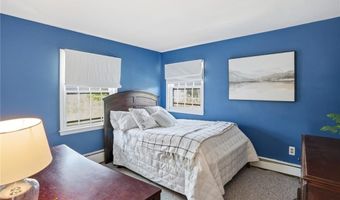194 New Meadow Rd, Barrington, RI 02806