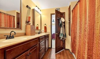 740 Woodside Trails Dr 103, Ballwin, MO 63021