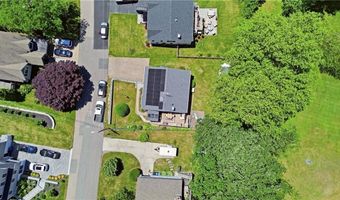 10 Kerins Ter, Newport, RI 02840