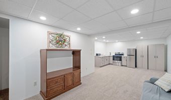 904 Elm St, Auburn, IN 46706