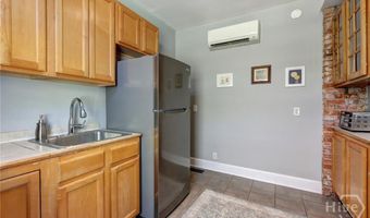530 E Gordon Ln, Savannah, GA 31401