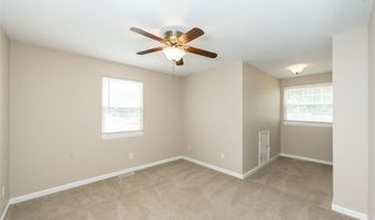 693 Woodrun Ct, Ballwin, MO 63021