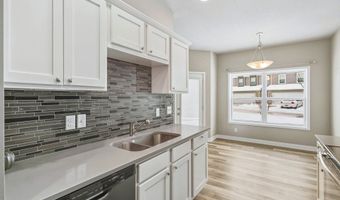 2812 NW Lois Ln, Ankeny, IA 50023