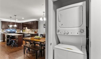 40 Saw Mill Dr 203, North Kingstown, RI 02852