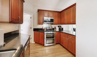 611 W Whiting Ln, Arlington Heights, IL 60004