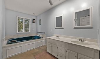 22020 171 St, Basehor, KS 66007