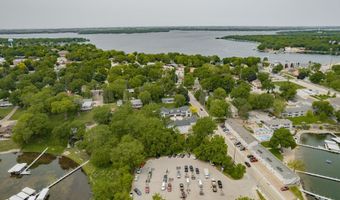 171 Linden Dr. A, Arnolds Park, IA 51331