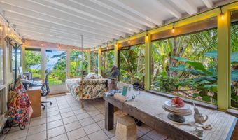 51-529 Kamehameha Hwy 7, Kaaawa, HI 96730