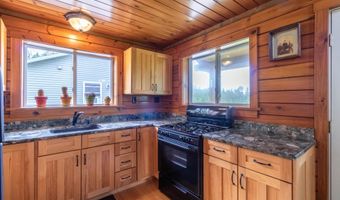 241 S Albany Rd, Albany, VT 05820