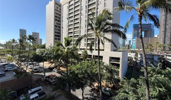 439 Keoniana St 504, Honolulu, HI 96815