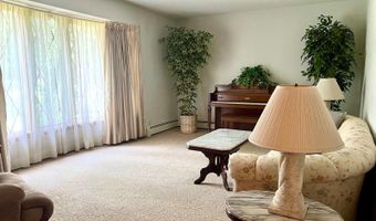 1203 Oak Ave, Aurora, MO 65605