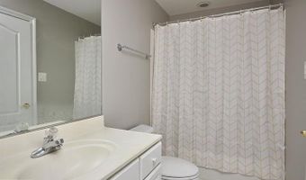 4906 MONTGOMERY Ln, Bethesda, MD 20814