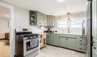 12 Clarendon St, Albion, NY 14411