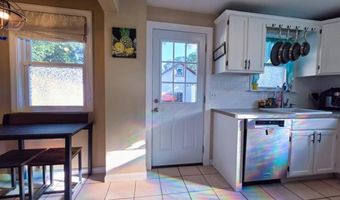 122 Leigh St, Warwick, RI 02889