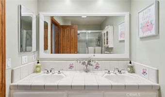 19900 Hiawatha, Los Angeles, CA 91311