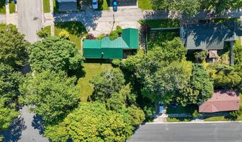 1320 STATE St, Algoma, WI 54201