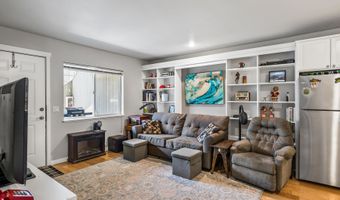1527 NW Juniper St Apt 2, Bend, OR 97703