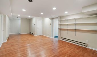 245 Borden Rd, Middletown, NJ 07748