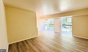 4957 AMERICANA Dr 106, Annandale, VA 22003