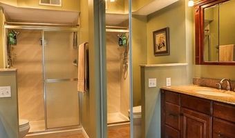 917 Claytonbrook Dr 4, Ballwin, MO 63011