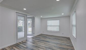 906 Wren Cir, Barefoot Bay, FL 32976