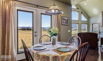 17 Patriot Dr, Cody, WY 82414