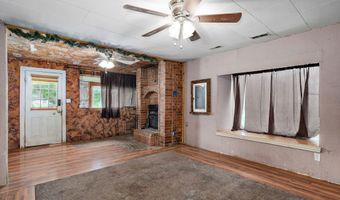 427 Morgan Ave, Aurora, MO 65605