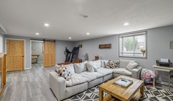1304 S 10th St, Adel, IA 50003