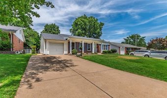6011 Ranchwood Dr, Affton, MO 63123