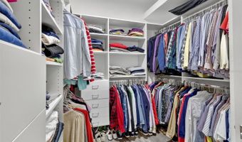 5610 GOLDEN ISLES Dr, Apollo Beach, FL 33572