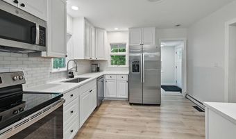 822 S COUNTY ROAD T, Amherst Junction, WI 54407