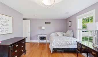 336 Dover Ave, East Providence, RI 02914