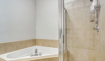 183 Mcdonnell Ave 304, Biloxi, MS 39531
