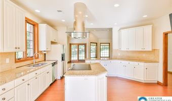 1859 Sherwood Cir, Allentown, PA 18103