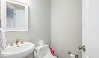 9304 WILDOAK Dr, Bethesda, MD 20814