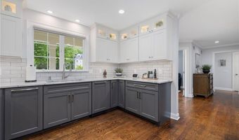 80 Douglas Dr, North Kingstown, RI 02874