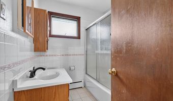 11 Peter Ln, Amsterdam, NY 12010