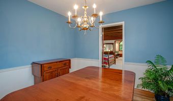 75 Lakeview Dr, Allentown, NJ 08501